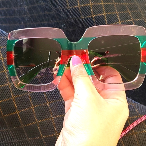 Over sized Sun glasses - Picture 3 of 4